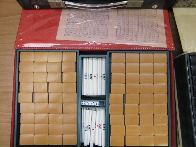 F-044 中古品 ジャンク品 麻雀牌 まとめ売り マージャン レトロ F-044 中古品 ジャンク品 麻雀牌 まとめ売り マージャン レトロ