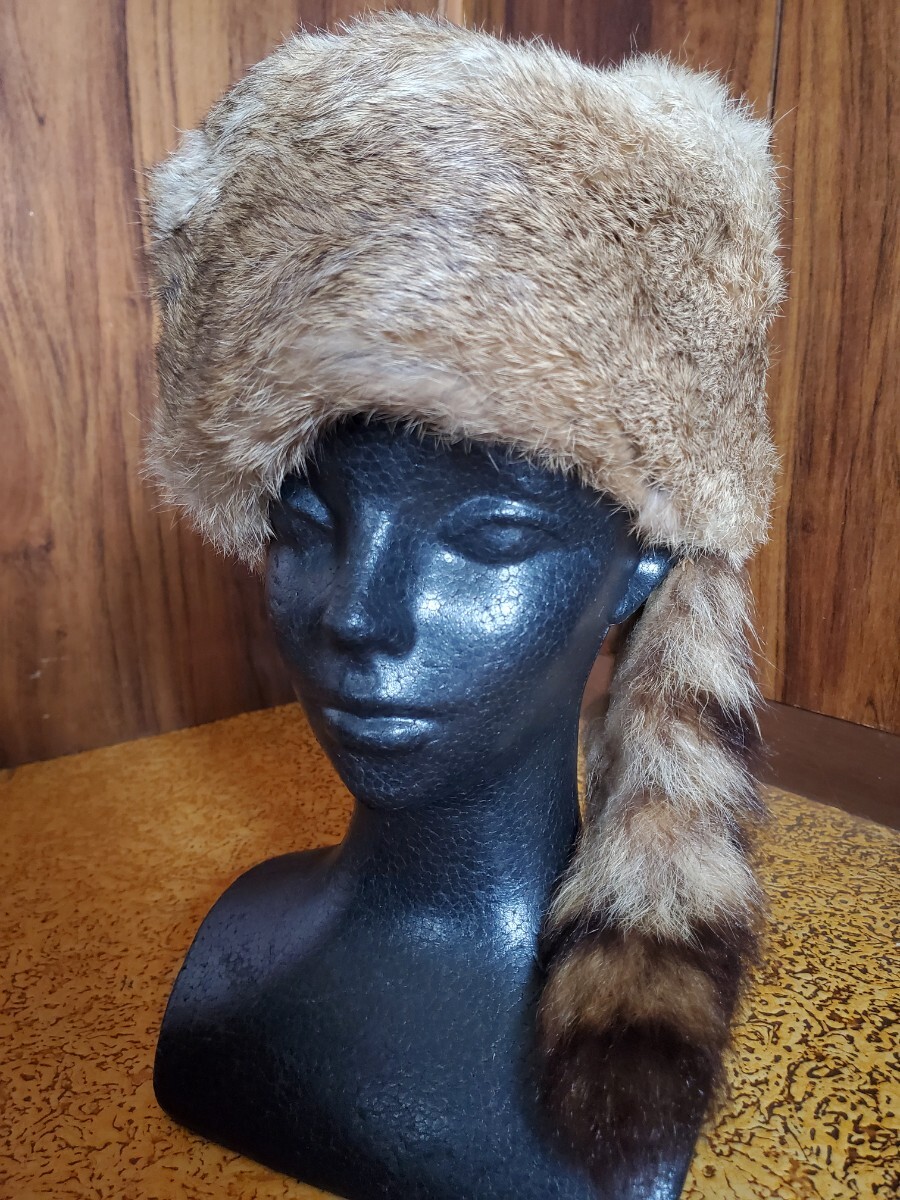 ラビット　ラクーン　ファークロケットハット　尻尾付　カシラ毛皮帽子 ラビット ラクーンテール 尻尾帽子 毛皮 登山 スキー ファーキャンプ