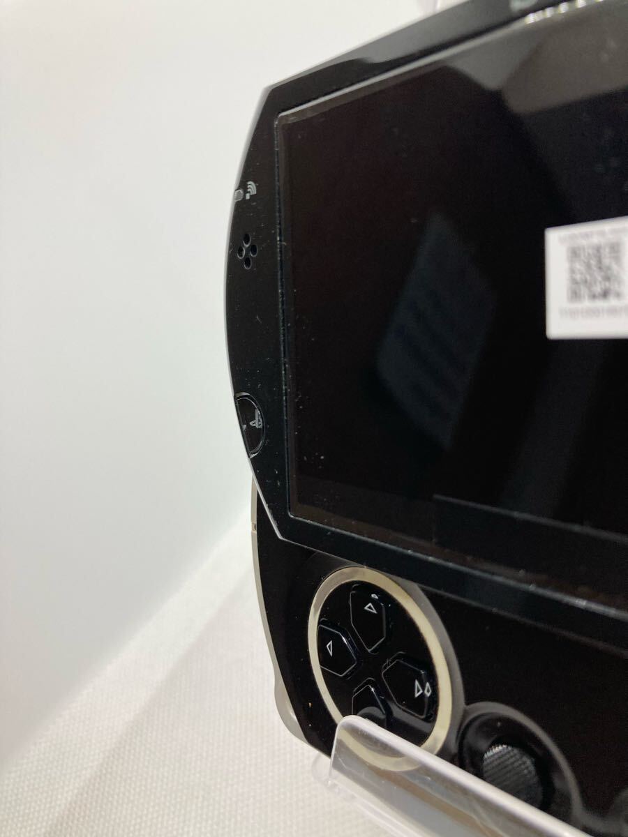 液晶新品 美品 PSPgoブラック 充電器付き SONY ソニー 液晶新品 美品 PSPgoブラック 充電器付き SONY ソニー
