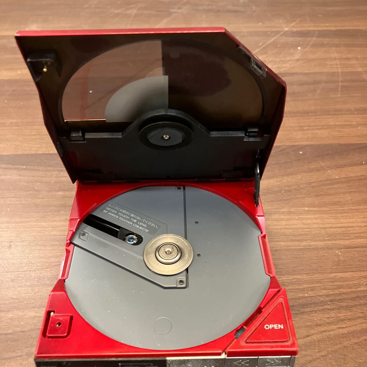 ◇レア◇ソニー SONY D-50 レッド 世界初のポータブルCD ◇レア◇ソニー SONY D-50 レッド 世界初のポータブルCD