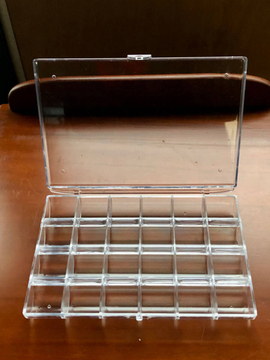 良質アクリルケース　□ 　蓋付２４小格納ケース　激安出品！（ビーズ、アクセサリー、小物整理、等に）_画像5