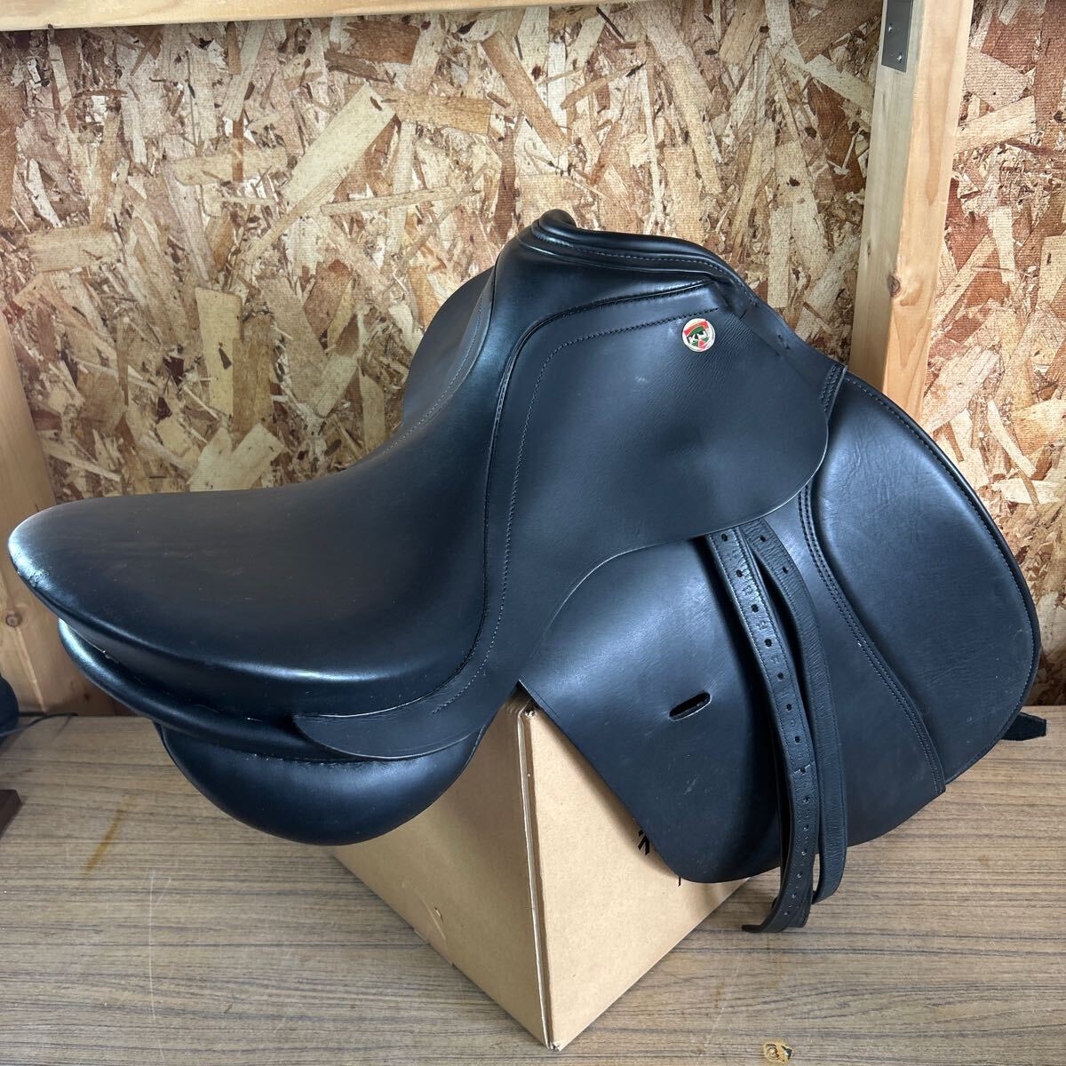 KN 馬場鞍 乗馬道具 乗馬 鞍 馬 Karl Niedersuss 馬具 中古品 KN 馬場鞍 乗馬道具 乗馬 鞍 馬 Karl Niedersuss 馬具 中古品
