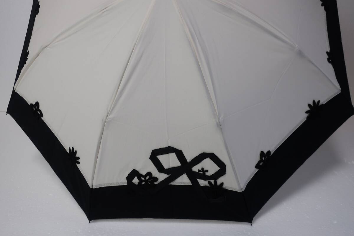 新品　ムーンバット制　TOCCA　紫外線防止加工　晴雨兼用　折り畳み日傘?。薄ˉ榨邾铳ぅ认? bimg=