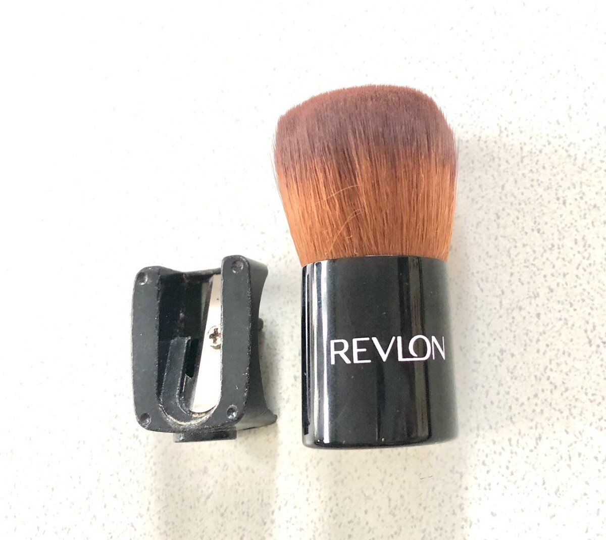 レブロン RVLON ミニカブキブラシ メイク用シャープナー 2點(diǎn) メイクブラシ プロ仕様のシンセティック毛 驚くほど柔らかで心地よい肌觸り