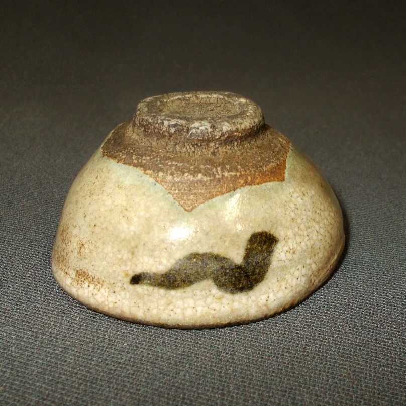 ☆古い昔の唐津焼ぐい呑み☆酒器・盃☆アンティーク(陶磁一般 ☆古い昔の唐津焼ぐい呑み☆酒器・盃☆アンティーク(陶磁一般