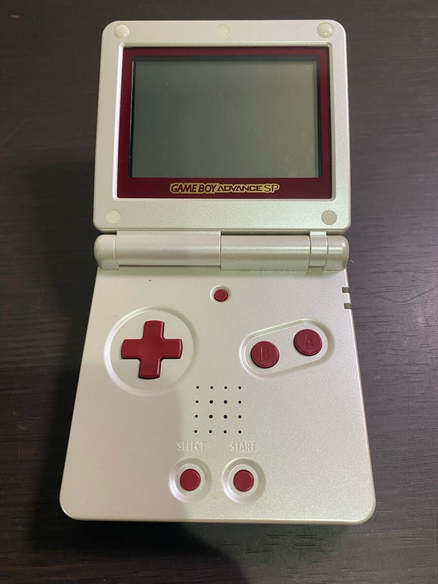 ゲームボーイアドバンスSP ファミコンカラー AGS-001 任天堂 ゲームボーイアドバンスSP ファミコンカラー AGS-001 任天堂