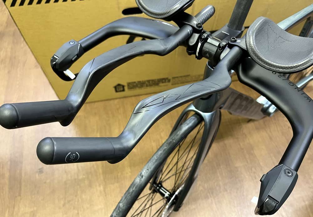 新品 FELT Devox Aerobars ブルカーボン +DHバー エアロバー 新品 FELT Devox Aerobars ブルカーボン +DHバー エアロバー