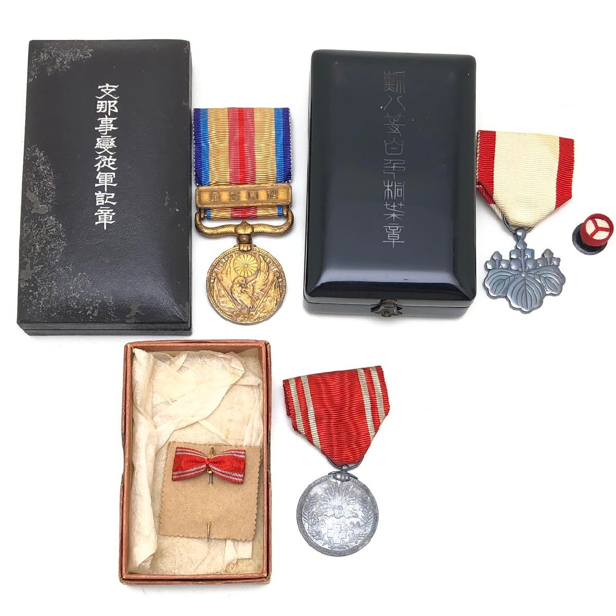 勲章 3点セット 日本支那事変従軍記章/勲八等白色桐葉章/日本 勲章 3点セット 日本支那事変従軍記章/勲八等白色桐葉章/日本