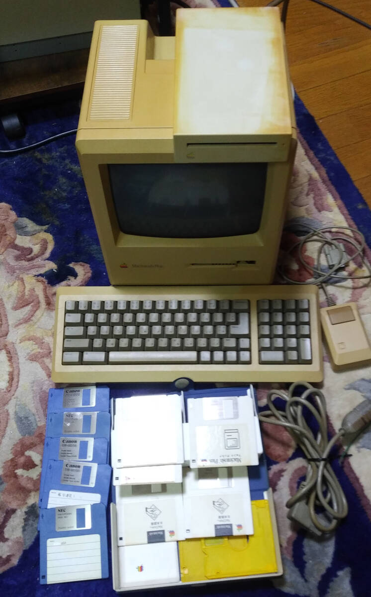 Apple Macintosh plus 1M 動作品ですがジャンク扱いで 未保証 Apple Macintosh plus 1M 動作品ですがジャンク扱いで 未保証