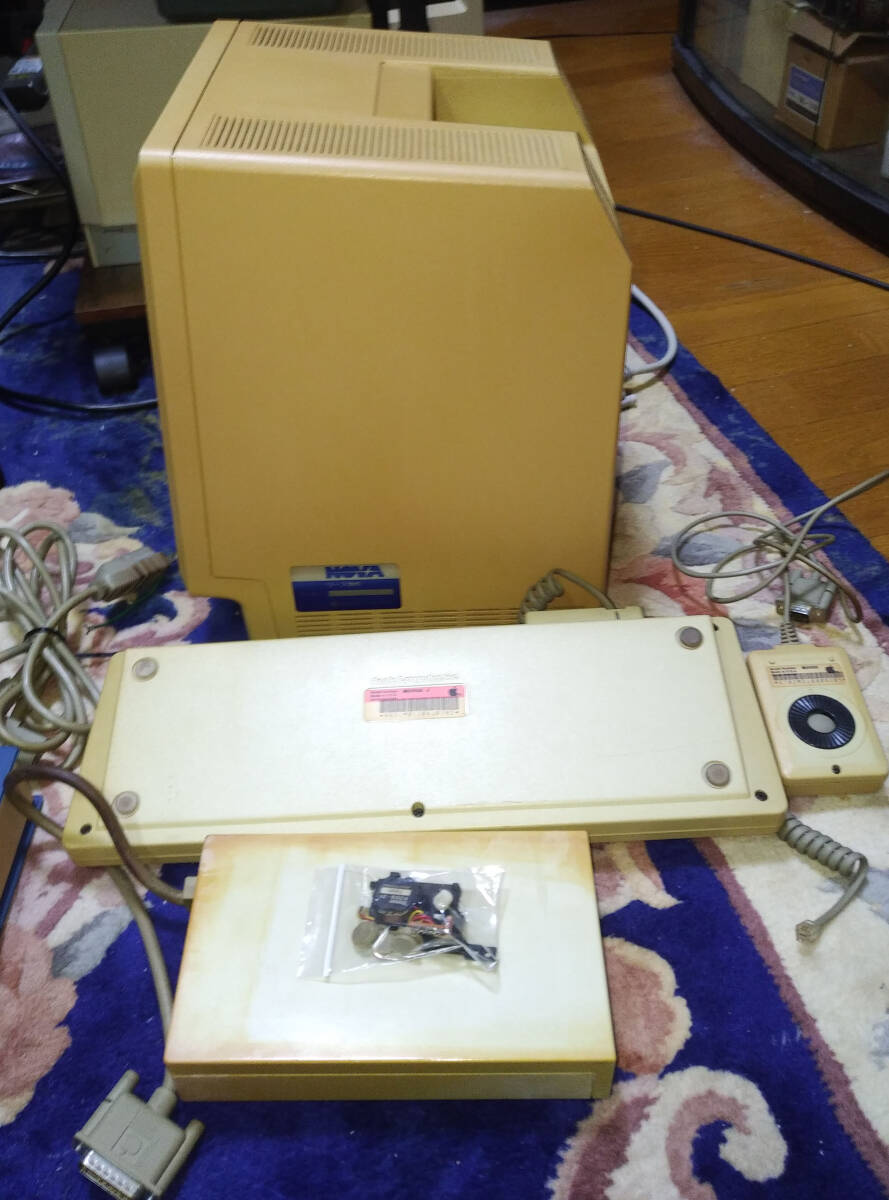 Apple Macintosh plus 1M 動作品ですがジャンク扱いで 未保証 Apple Macintosh plus 1M 動作品ですがジャンク扱いで 未保証