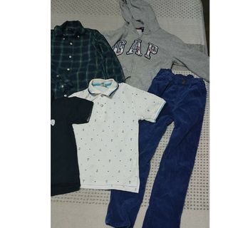 ④ 男の子用 服 140 ５點(diǎn)セット まとめ　GAP　BeBe　グリーンチェック柄　イカリ柄　半袖　フード付きジップアップ上著　青系ズボン