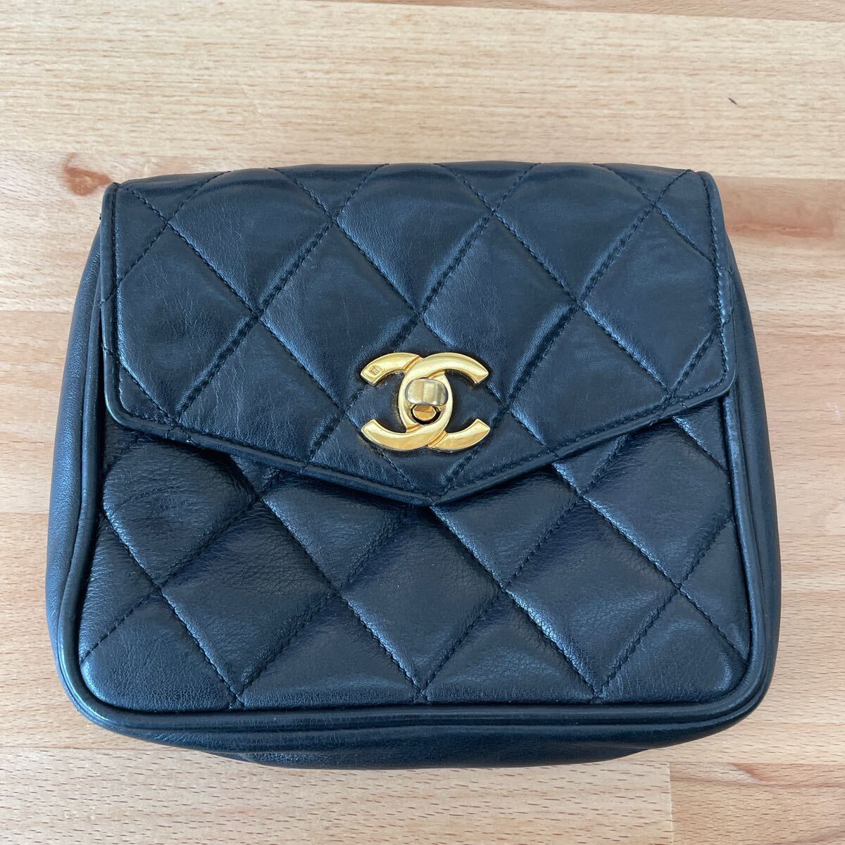 CHANEL シャネル マトラッセ ラムスキン ブラック ウエスト CHANEL シャネル マトラッセ ラムスキン ブラック ウエスト