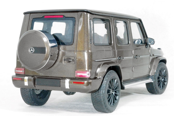 ● 1/18 メルセデス ベンツ 〓 G クラス ( W463 ) / 2020年 ブラウン メタリック 〓 MERCEDES BENZ MINICHAMPS