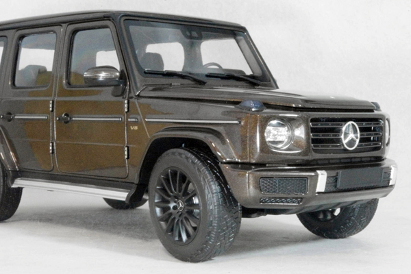 ● 1/18 メルセデス ベンツ 〓 G クラス ( W463 ) / 2020年 ブラウン メタリック 〓 MERCEDES BENZ MINICHAMPS