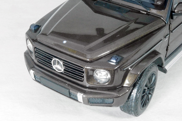 ● 1/18 メルセデス ベンツ 〓 G クラス ( W463 ) / 2020年 ブラウン メタリック 〓 MERCEDES BENZ MINICHAMPS