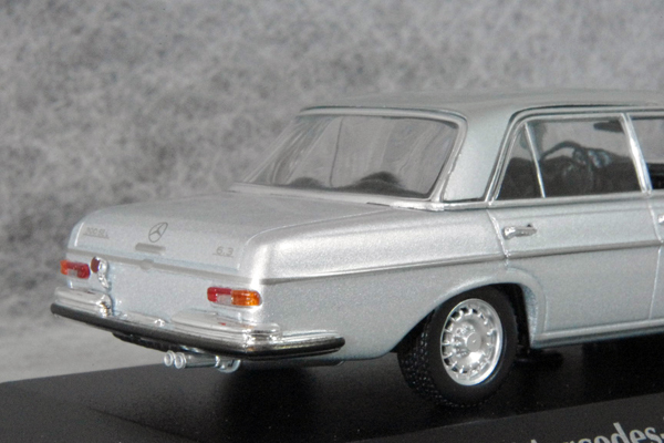 ● 1/43 メルセデス ベンツ 〓 300 SEL 6.3 ( W109 ) / シルバー 〓 Mercedes Benz MINICHAMPS_画像5
