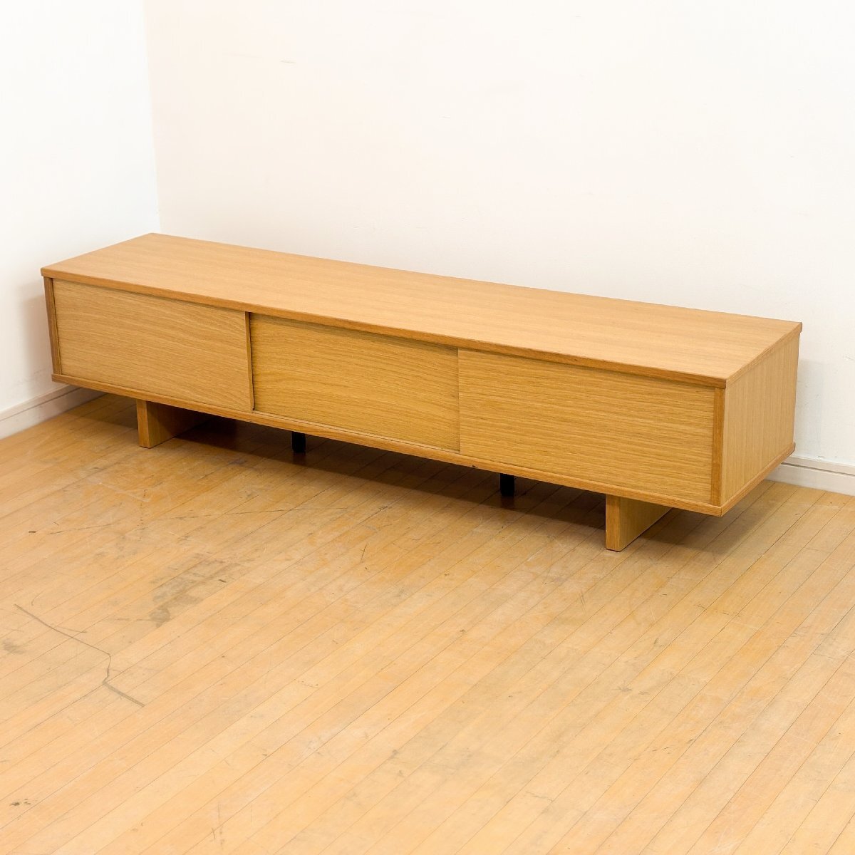 使い易いスライド扉■無印良品 MUJI TVボード OAK AV RACK FLAT TYPE SLIDING DOOR 幅150cm オーク材 収納家具 リビング 可動棚 名古屋