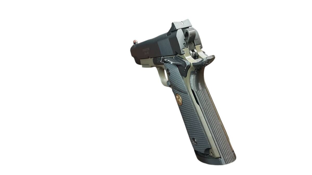 カーボネイトM45 グリップセフティ一体型ハウジング マグウェルあり PLA＋樹脂