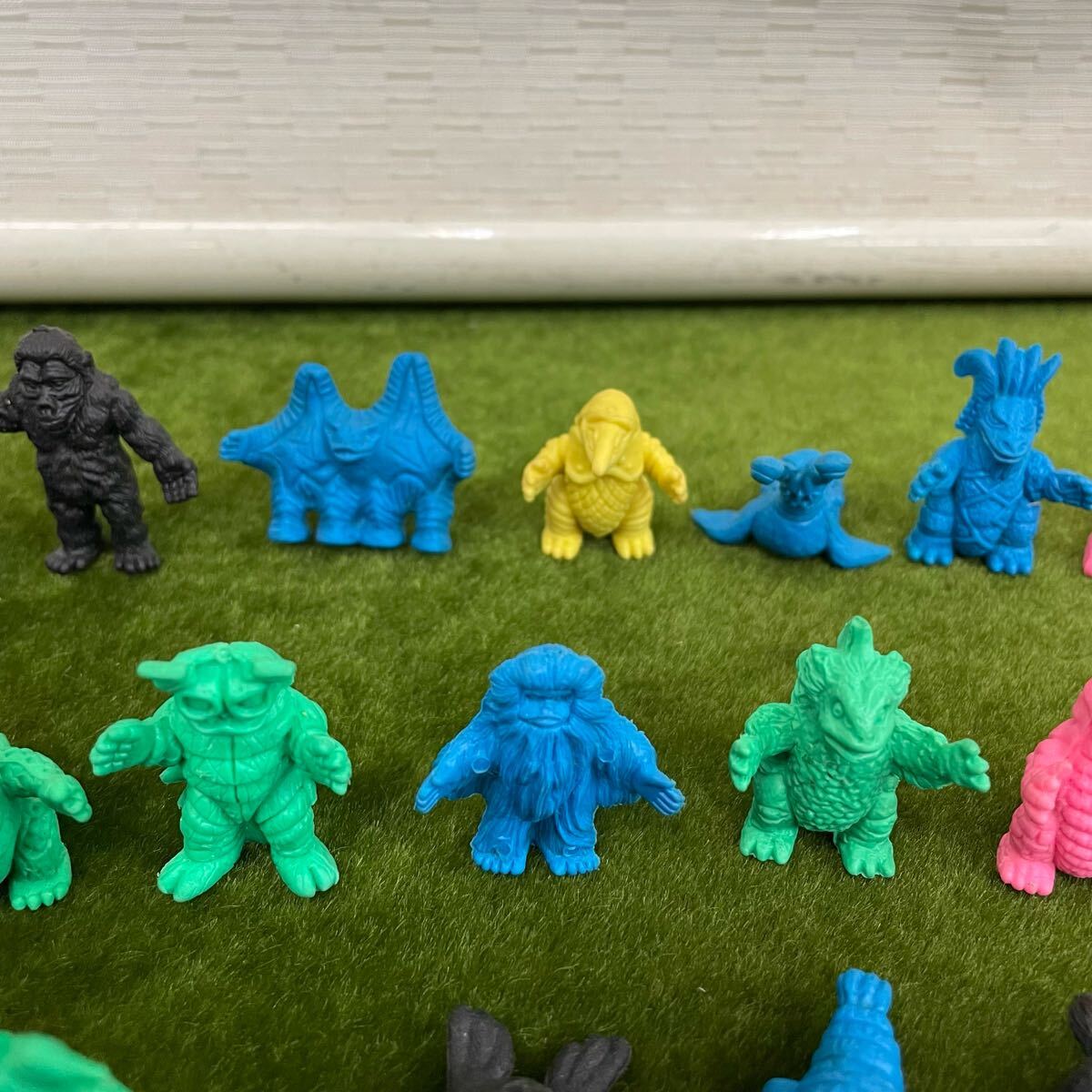 【SALE／37%OFF】 ウルトラマン怪獣消しゴムレア物青、橙、緑。バラ売りok 特撮 - 特撮