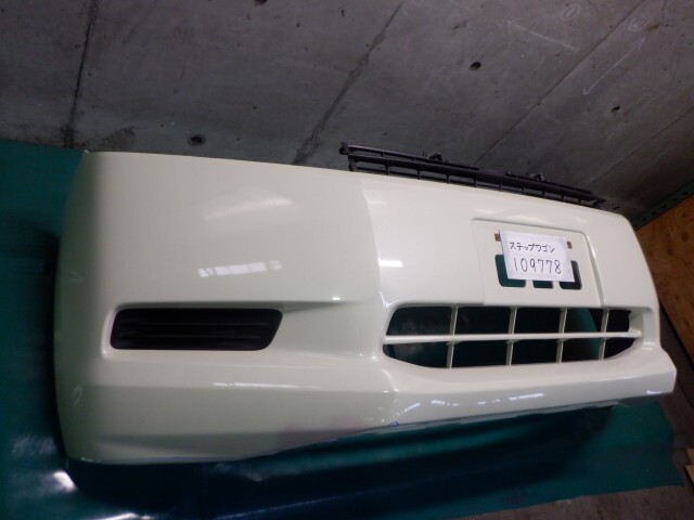 ステップワゴン DBA-RK2 FバンパーASSY YR582P_画像3