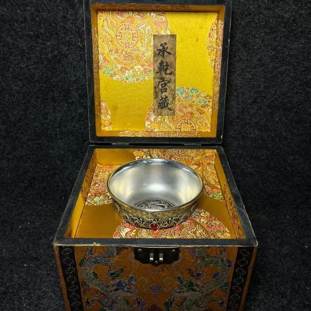 珍品旧蔵* 大清乾隆御製漆器 収蔵箱 内放 五彩舎利 賞物 極細工 珍品旧蔵* 大清乾隆御製漆器 収蔵箱 内放 五彩舎利 賞物 極細工