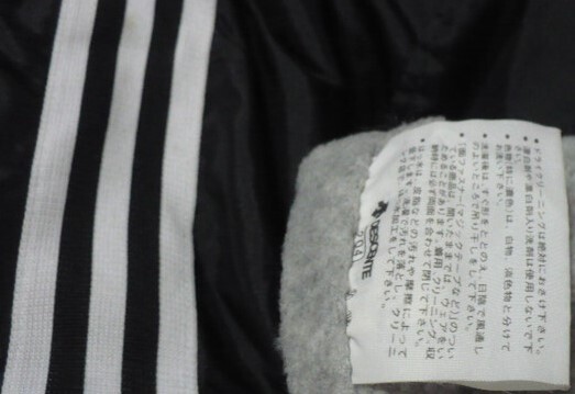 レア物?謎珍品　美品　adidas【アディダス：(株)デサント】制1990年代コンサドーレ札幌ベンチコート?。獭↑\