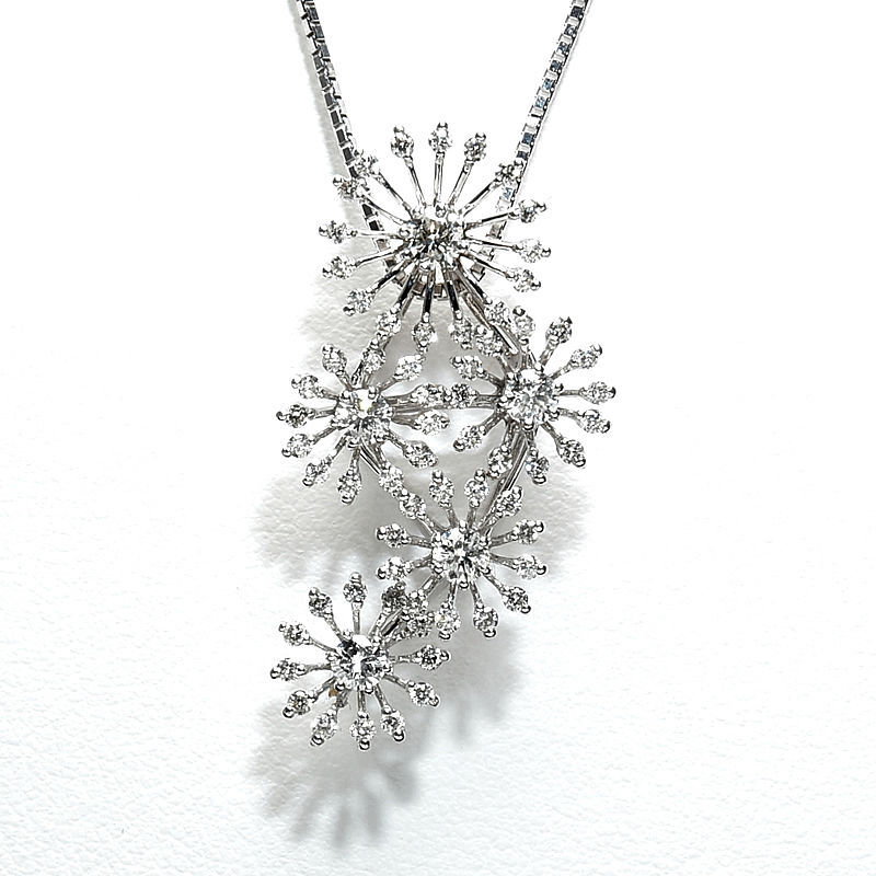 合計0.90ct天然ダイヤモンドネックレス K18WG 揺れる 動く フラワーモチーフ ダイヤペンダント ホワイトゴールド 地金6.4g 中古 送料無料_画像1