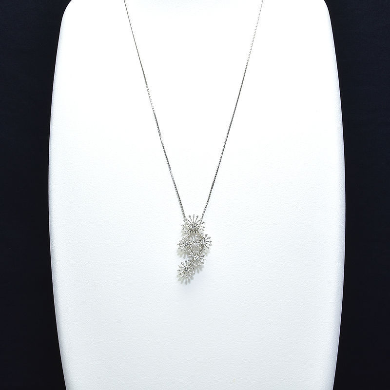 合計0.90ct天然ダイヤモンドネックレス K18WG 揺れる 動く フラワーモチーフ ダイヤペンダント ホワイトゴールド 地金6.4g 中古 送料無料_画像2