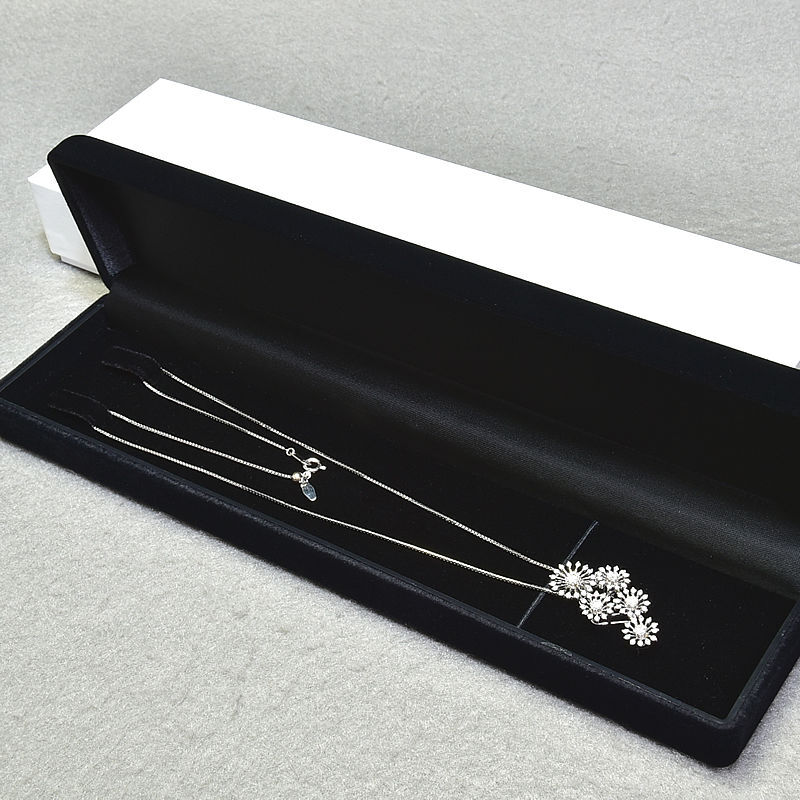 合計0.90ct天然ダイヤモンドネックレス K18WG 揺れる 動く フラワーモチーフ ダイヤペンダント ホワイトゴールド 地金6.4g 中古 送料無料_画像6