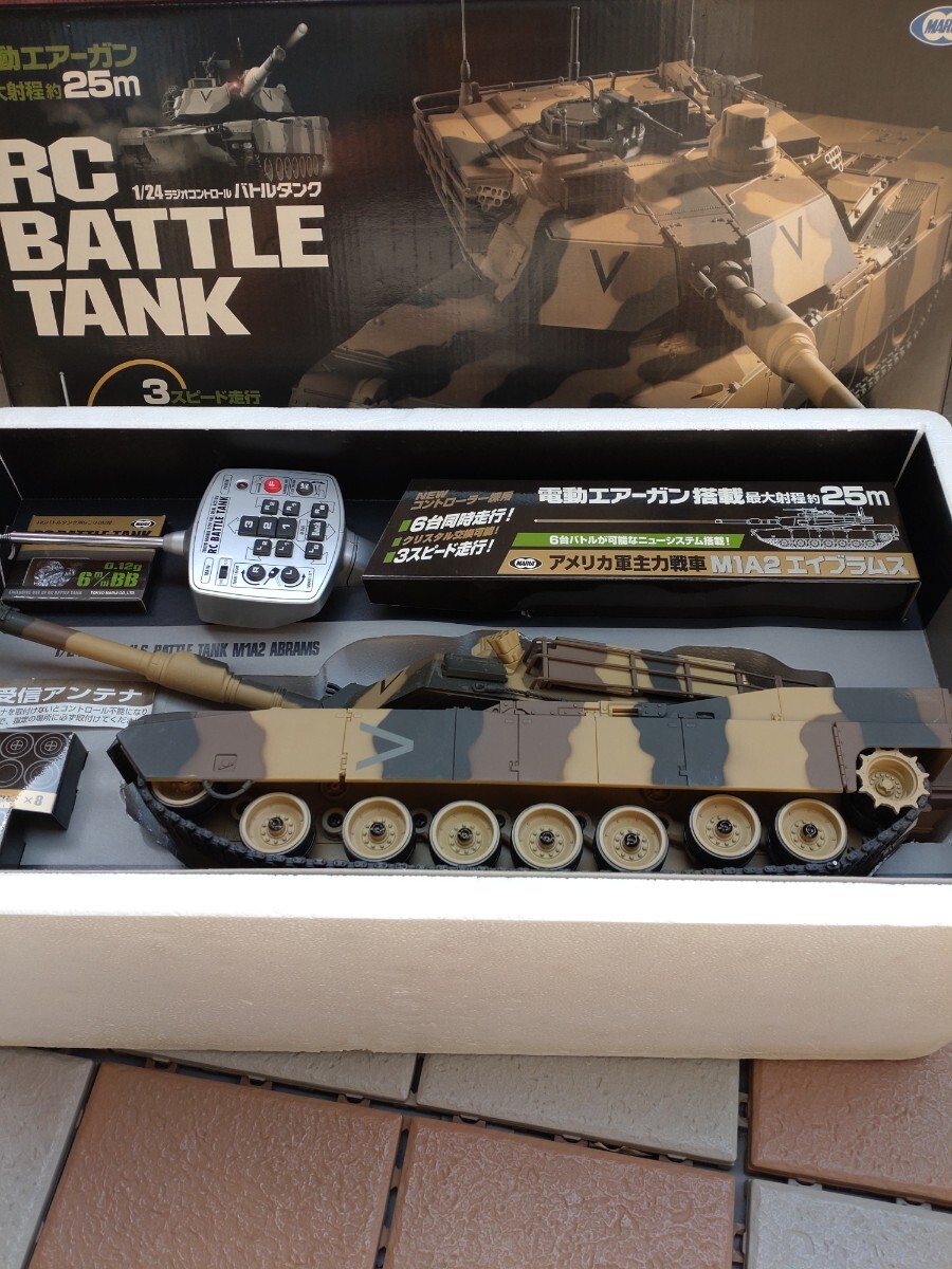 完璧 東京マルイラジオコントロールバトルタンクM1A2エイブラムス砂漠 戦車、軍用車両