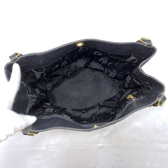 Salvatore Ferragamo цепь плечо большая сумка черный valaAU-21 плечо .. парусина кожа GP