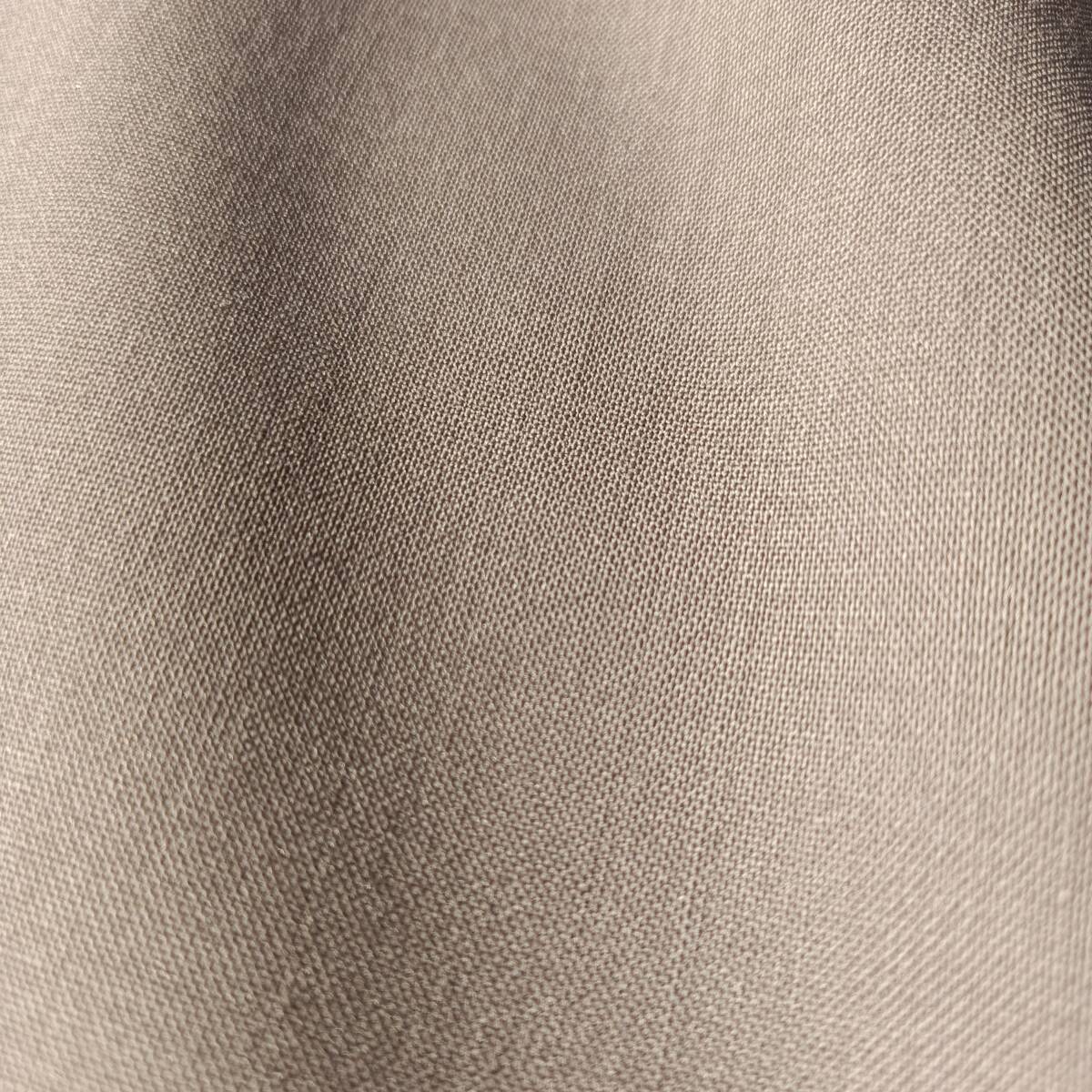 訳あり A367 ヴィンテージ 合物 初夏 スーツ生地 ノーマン・ハートネル 無地 茶系 緑系 約3.18m_画像2