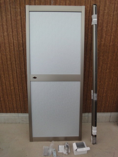 三協アルミ 勝手口用 框ドア A型 右吊元 内付型 UC色 x SI 三協アルミ 勝手口用 框ドア A型 右吊元 内付型 UC色 x SI