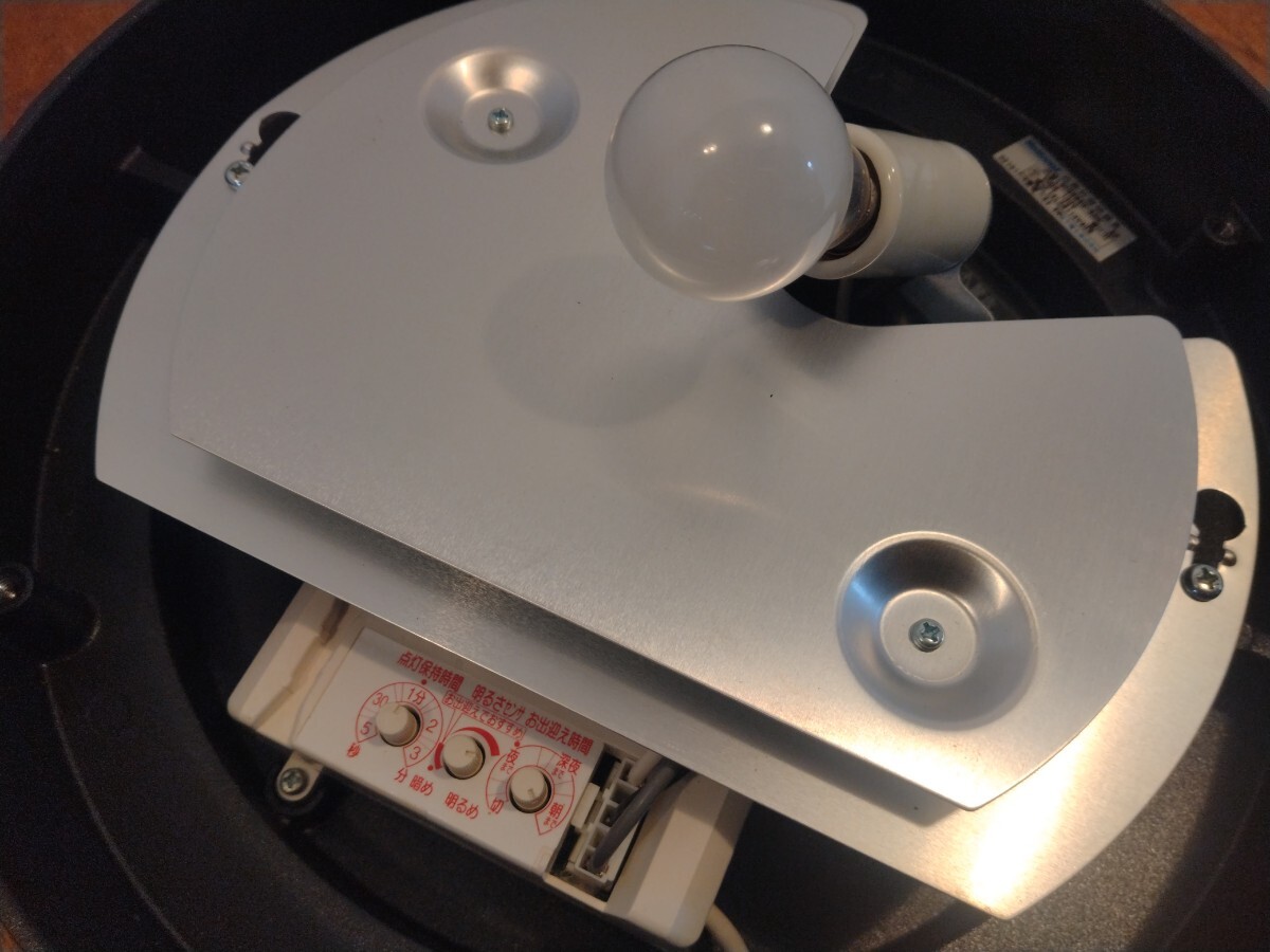 R70311-4 希少/ミルクガラス/乳白色ガラス/鍋型/壁付けペンダントライト/玄関灯 直径約29cm 厚み約16cm_画像7