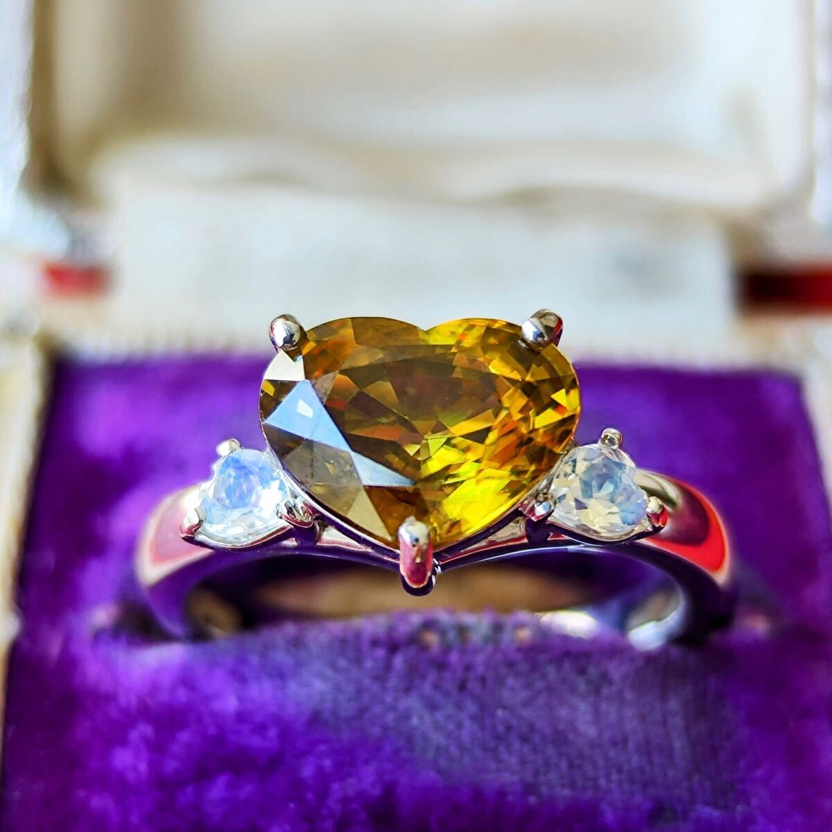 天然スフェーン 2.76ct ハートシェイプ 天然ラブラドライト リング プラチナ 新品未使用品 鑑別書付き