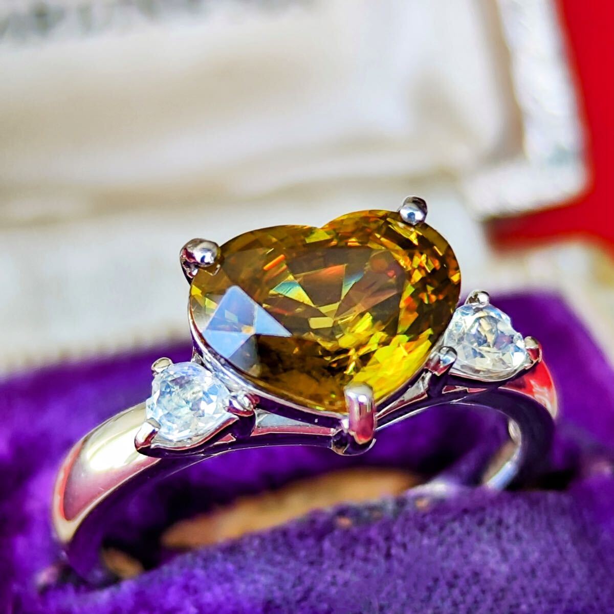 天然スフェーン 2.76ct ハートシェイプ 天然ラブラドライト リング プラチナ 新品未使用品 鑑別書付き