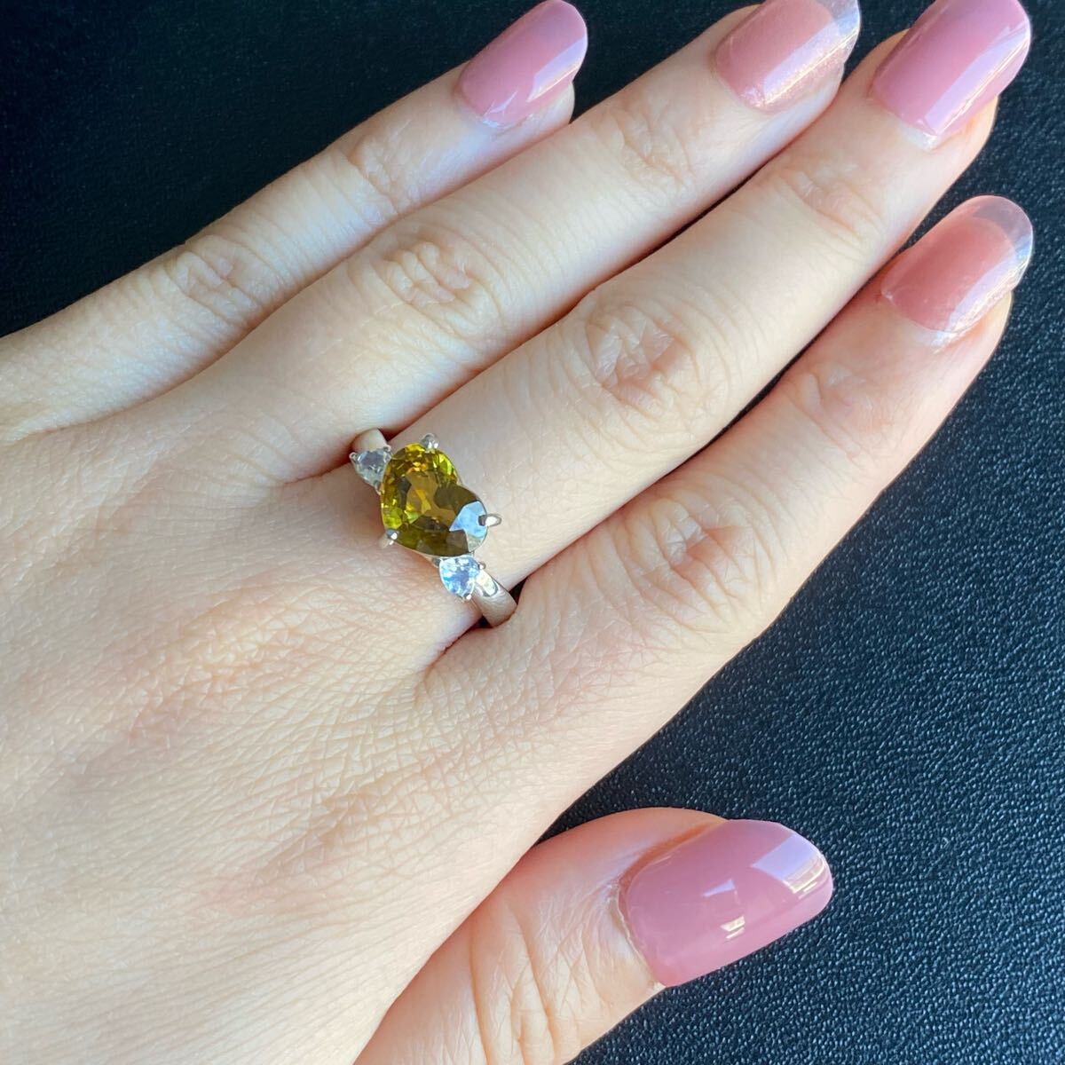 天然スフェーン 2.76ct ハートシェイプ 天然ラブラドライト リング プラチナ 新品未使用品 鑑別書付き