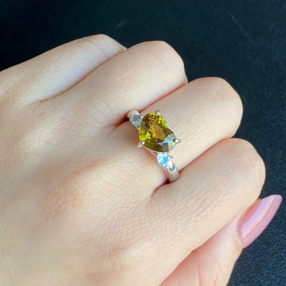 天然スフェーン 2.76ct ハートシェイプ 天然ラブラドライト リング プラチナ 新品未使用品 鑑別書付き