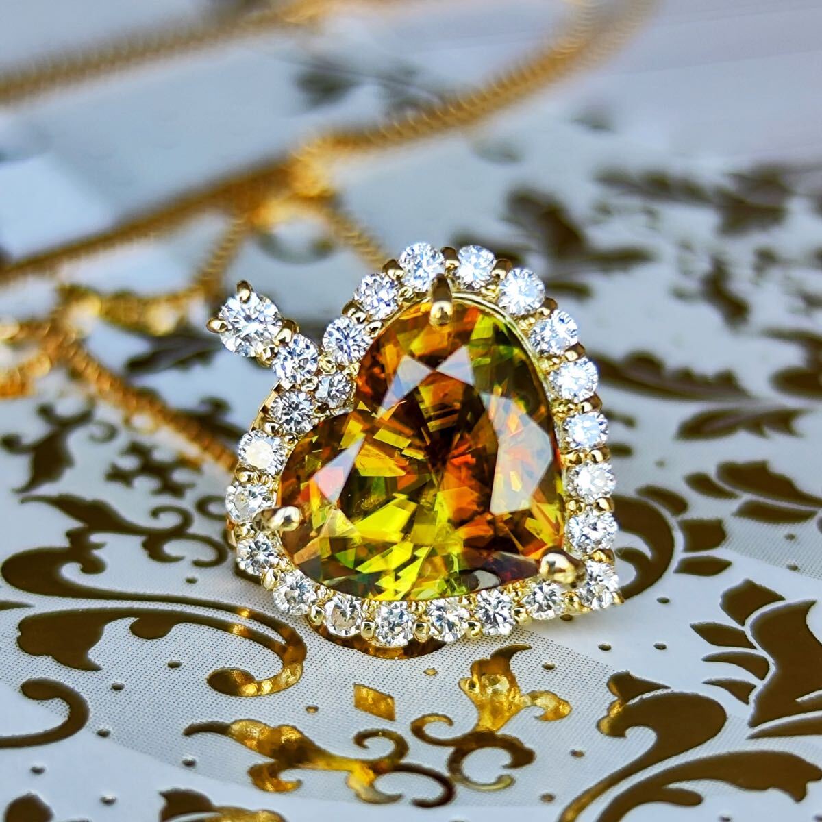 天然スフェーン 3.82ct 天然ダイヤモンド 18金 ネックレス 新品未使用品 鑑別書付き