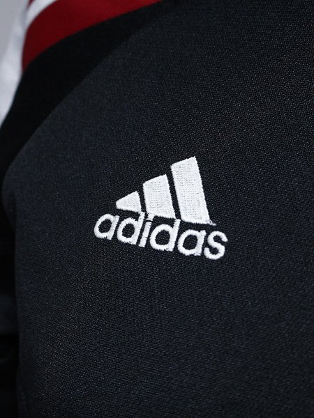 adidas アディダス ロゴ ジップ ジャージジャケット 黒 150
