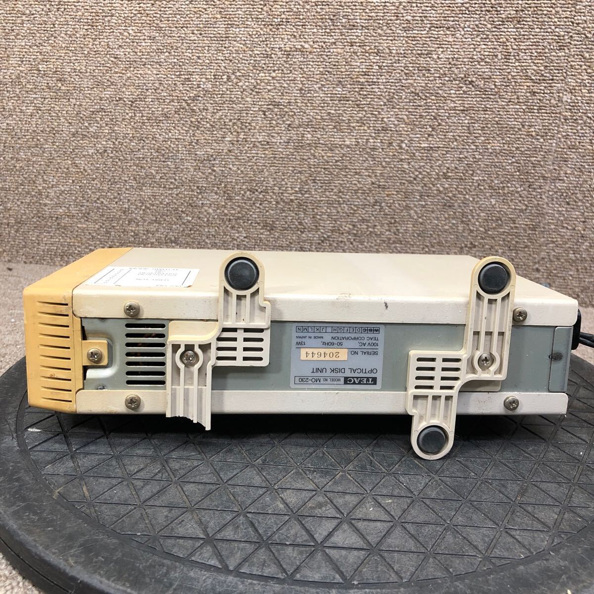 98-882 激安 レトロPC パーツ 外付け MOドライブ 230MB TEAC MO-230 SCSI 通電.電源オン.オフok ジャンク