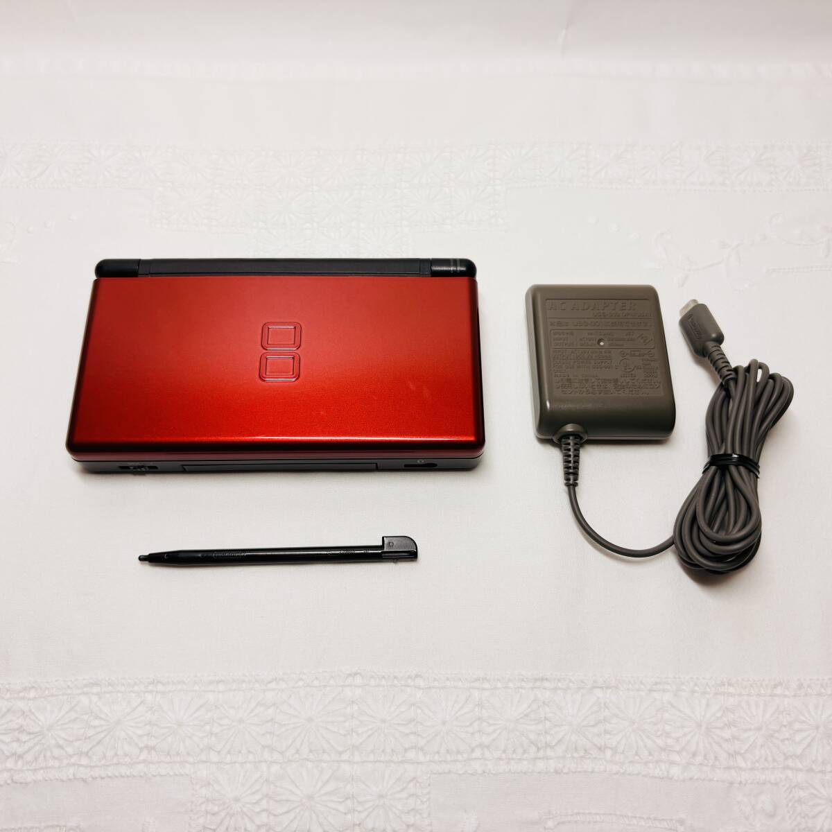 【動作良好】ニンテンドーDS Lite 本体【クリムゾン/ブラック 【動作良好】ニンテンドーDS Lite 本体【クリムゾン/ブラック