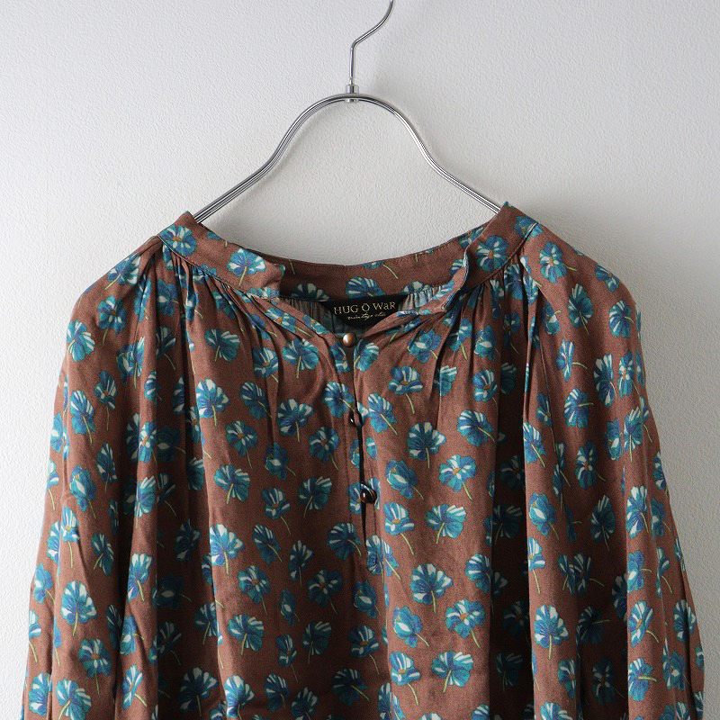 ハグオーワー HUG O WaR フラワープリント スキッパー ギャザー ブラウス /ブラウン トップス 長(zhǎng)袖 【2400014302080】