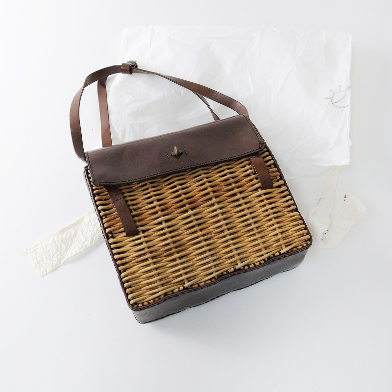 エバゴス ebagos WHEN SLEEP ON THE LAWN ホースレザー × 紅籐 フラップ かごバッグ ■ブラウン ナチュラル【2400014331196】