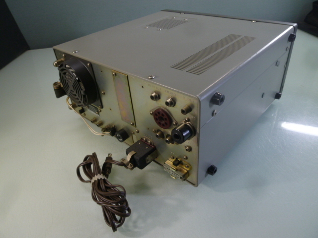 TRIO/トリオ TS-820S トランシーバー 無線機 未チェック 通電 TRIO/トリオ TS-820S トランシーバー 無線機 未チェック 通電