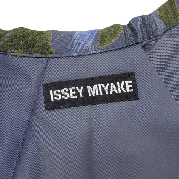 美品 イッセイミヤケ ISSEY MIYAKE デザインジレ メンズ ブルー系 sizeL レーヨン ME23-FE004 Y03387