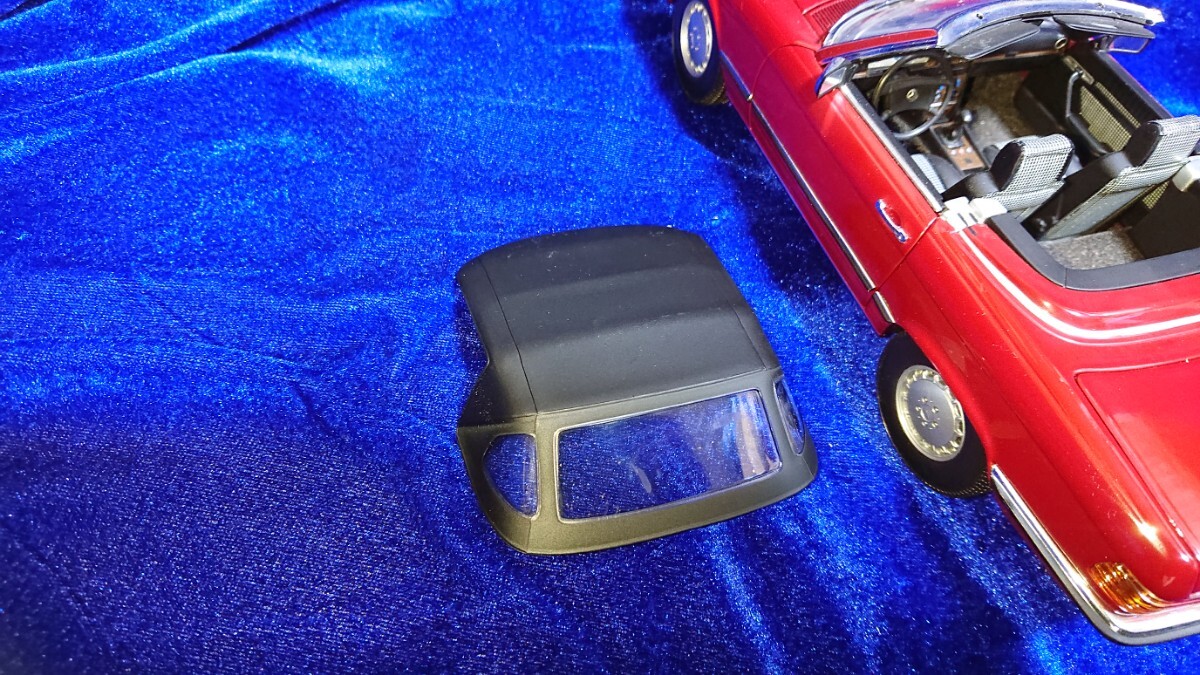 1/18 Mercedes-Benz 300SL Convertible (Soft Top) RED NOREV 1/18 Mercedes-Benz 300SL Convertible (Soft Top) RED NOREV