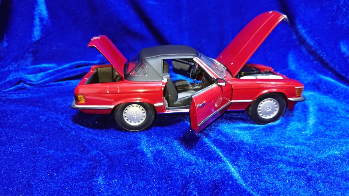 1/18 Mercedes-Benz 300SL Convertible (Soft Top) RED NOREV 1/18 Mercedes-Benz 300SL Convertible (Soft Top) RED NOREV