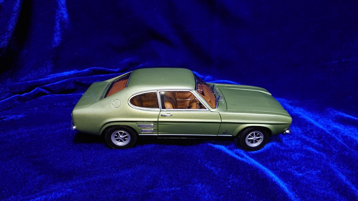ミニチャンプス　フォードカプリ1700GT 1969 ミニチャンプスフォードカプリ1700GT 1969