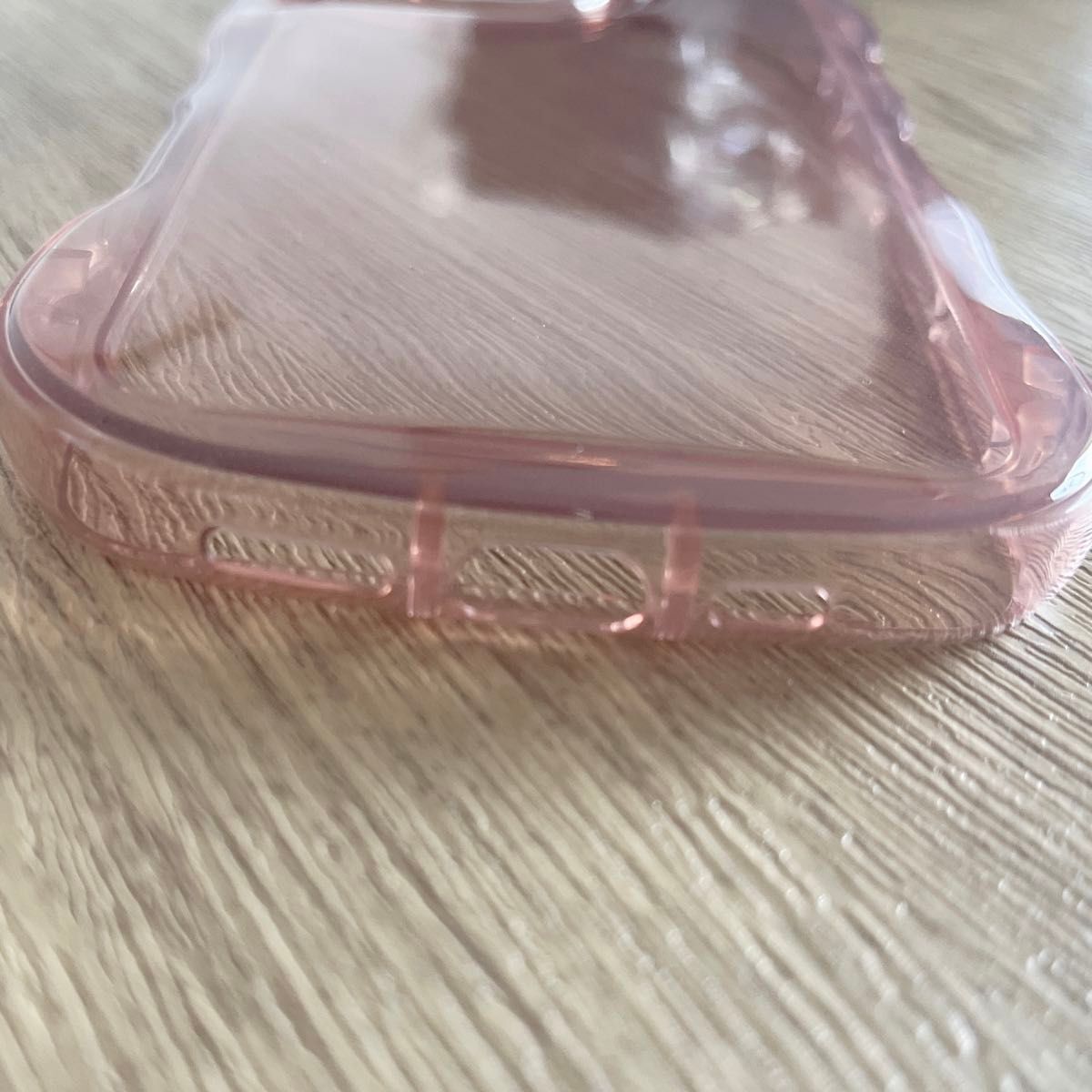 iPhone16 ケース　ピンク うねうね　アクスタ　ウェーブ　クリア 透明　シンプル　韓国 なみなみ トレカ スマホケース_画像5